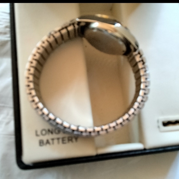 Gruen Embassy Women’s Water Resistant Date Two Tone Quartz Watch - Picture 6 of 6